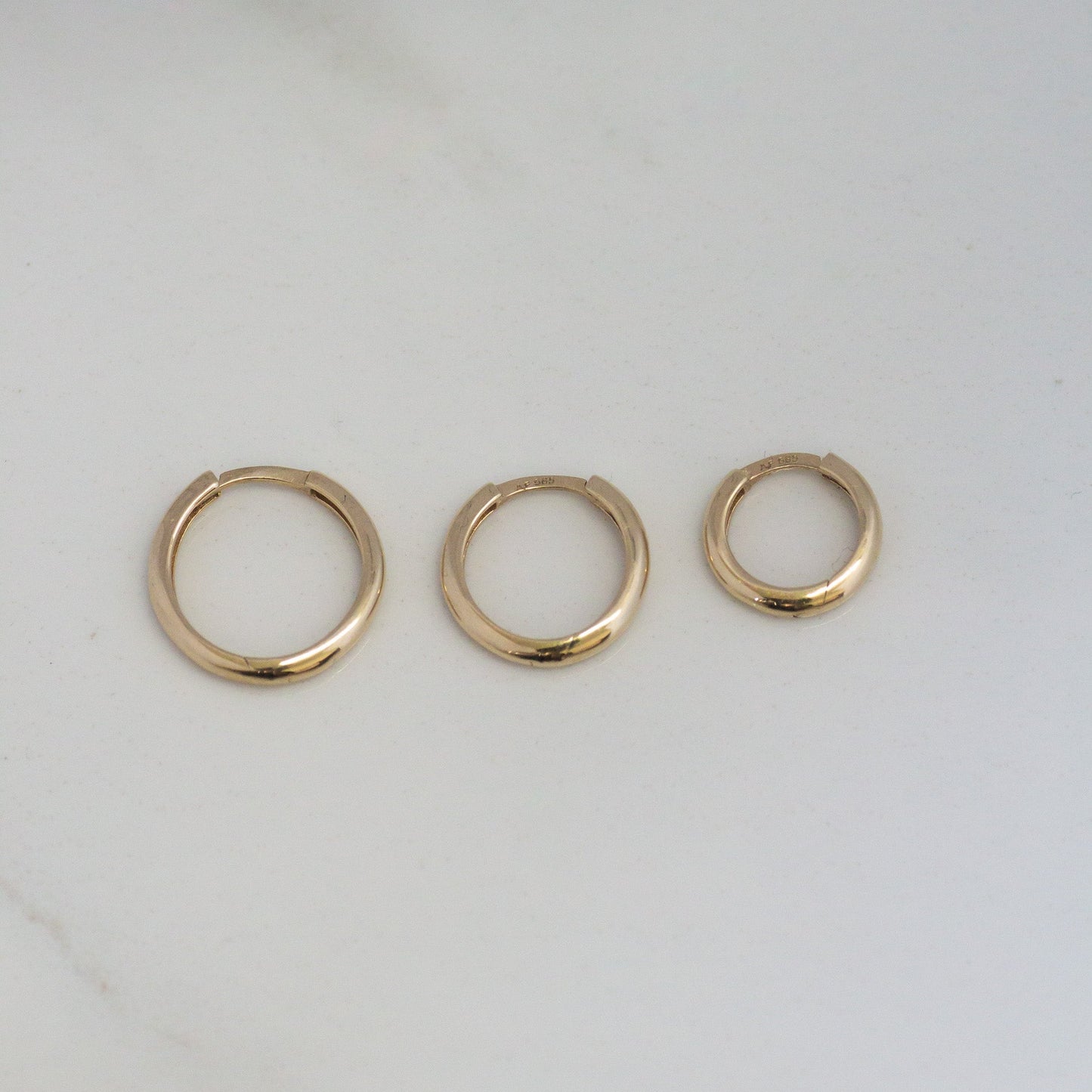Round Classic Hoops 14k gold