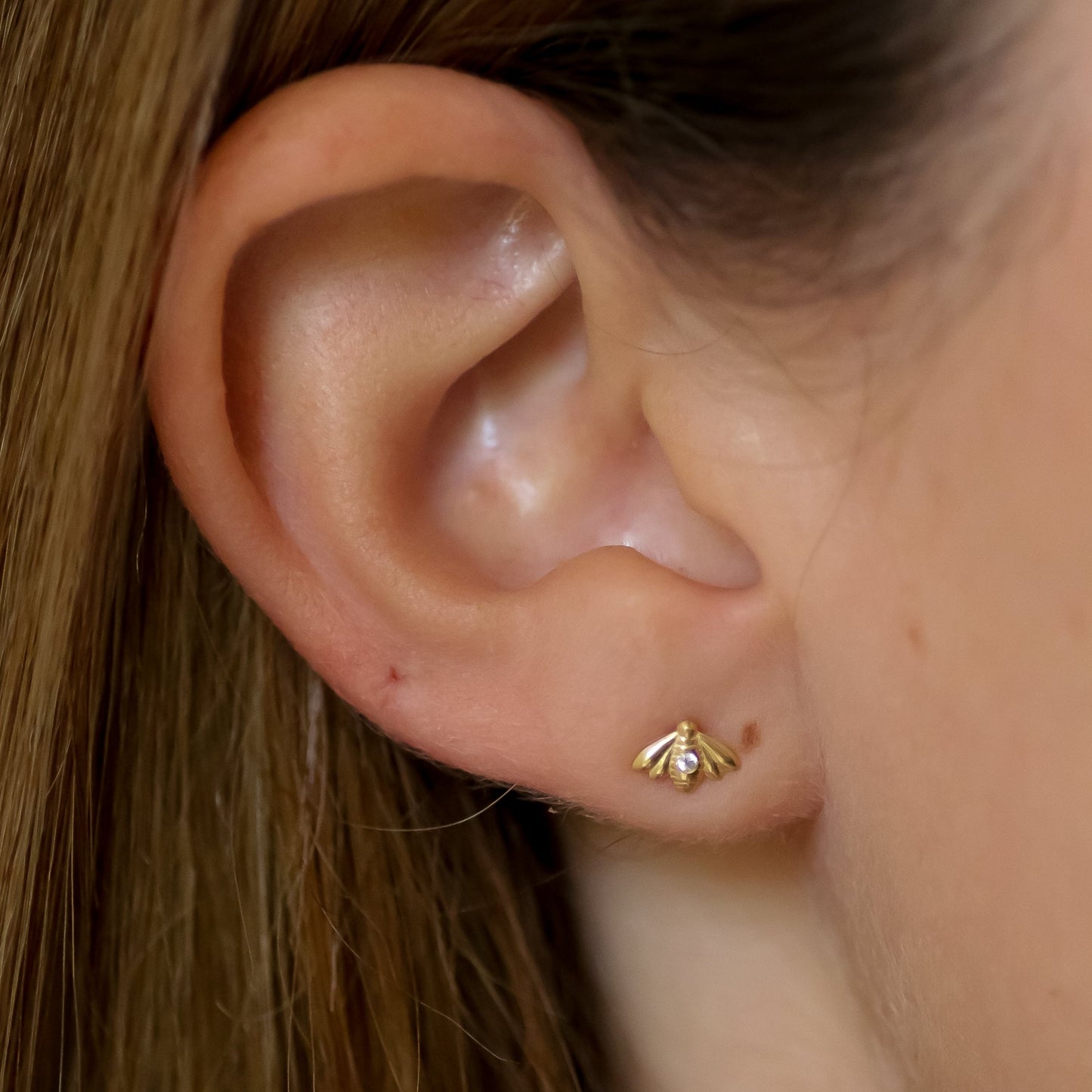 Bee Stud 14k gold