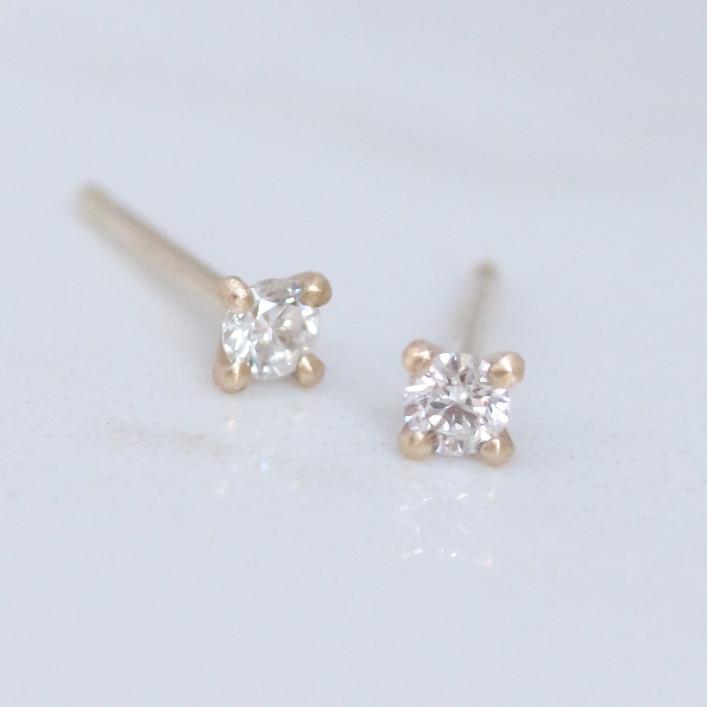 Tiny Diamond stud 14k gold