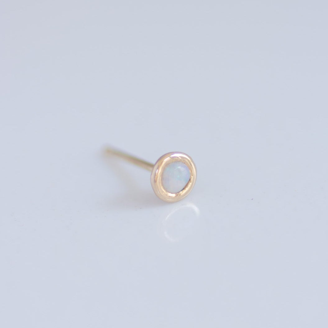 Opal Stud 14k gold