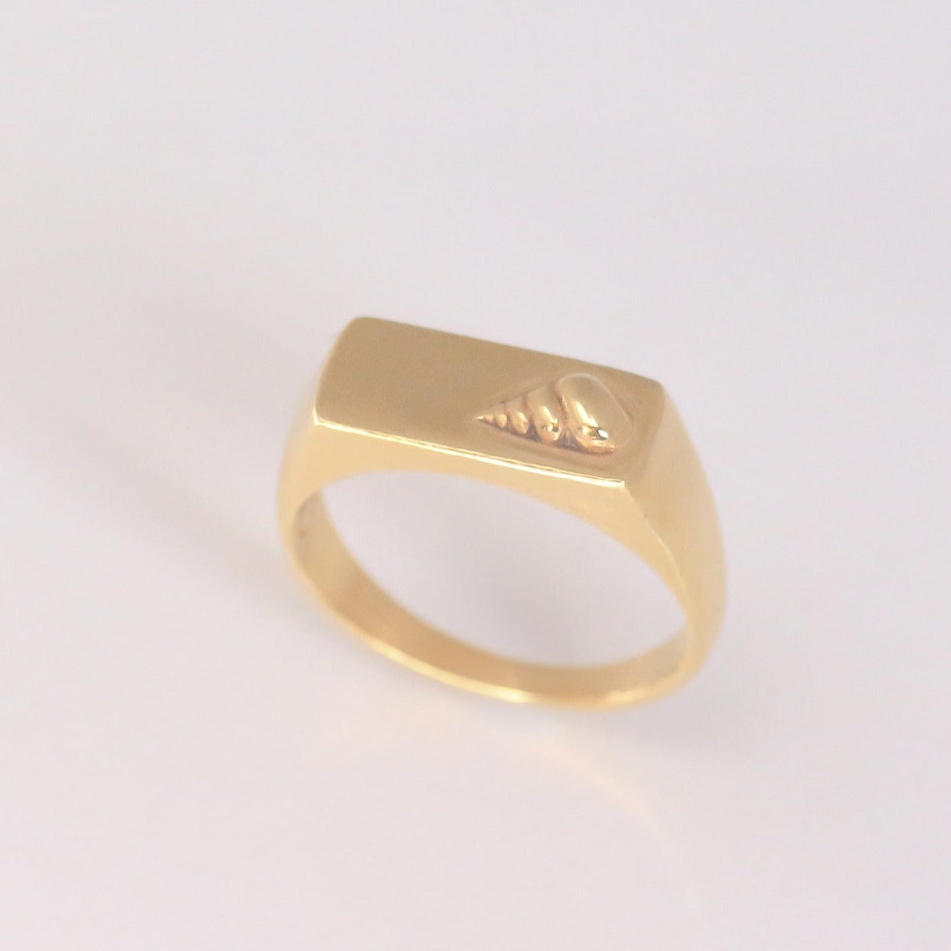 Conch Shell Signet Ring 14k Gold