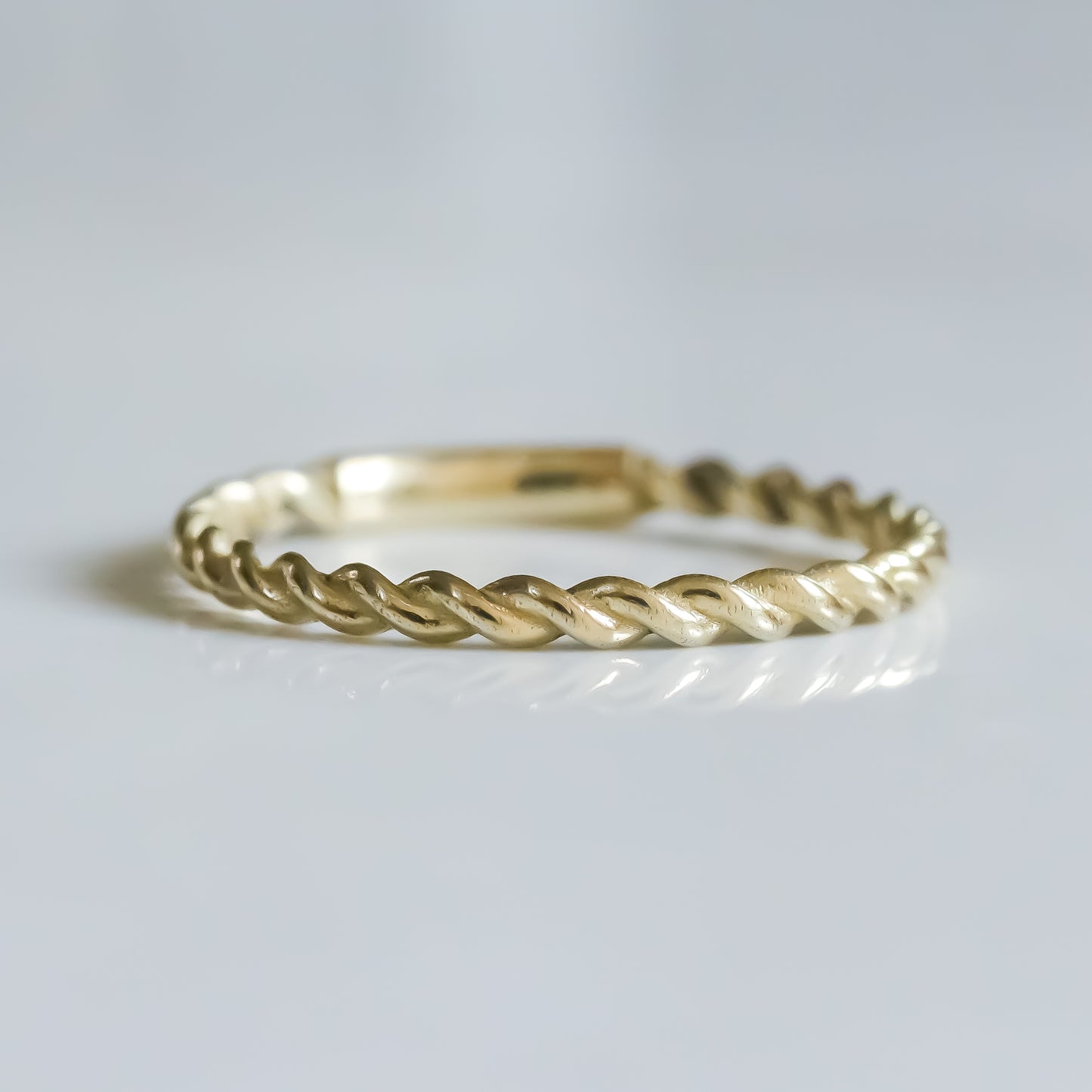 Twist ring 14K gold