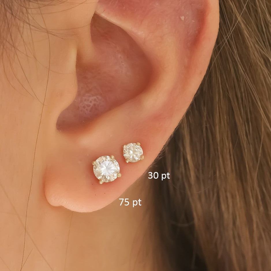 Diamond stud 0.30 ct